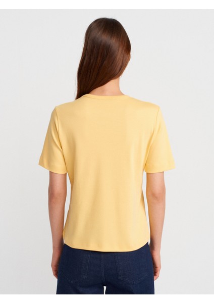 31840 V Yaka Kısa Kollu T-Shirt-Sarı fiyatları