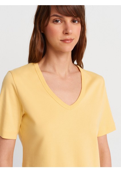 31840 V Yaka Kısa Kollu T-Shirt-Sarı modelleri