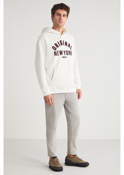 Aleksi Erkek Kapüşonlu Çitçit Detaylı Kanguru Cepli Baskılı Ekru Sweatshirt