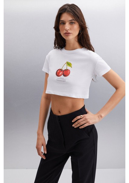 MORAN Kadın %100 Pamuk Beyaz - Kiraz Baskılı T-Shirt fırsatları