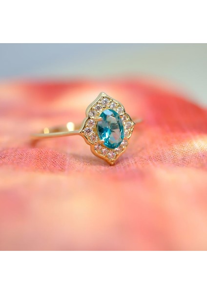 Gümüş Yüzük - Mavi Topaz Oval Kesim Yan Zirkon Taşlı Modern Tasarım 925 Ayar Gümüş Yüzük Tektaş Günlük-Hediyelik