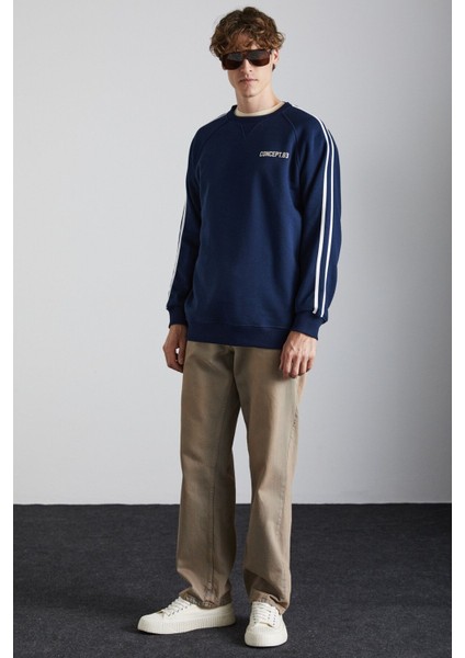 Brıstol Erkek 3 Iplik Içi Şardonlu Regular Sırt Baskı Detaylı Kol Şeritli Lacivert Sweatshirt indirimleri
