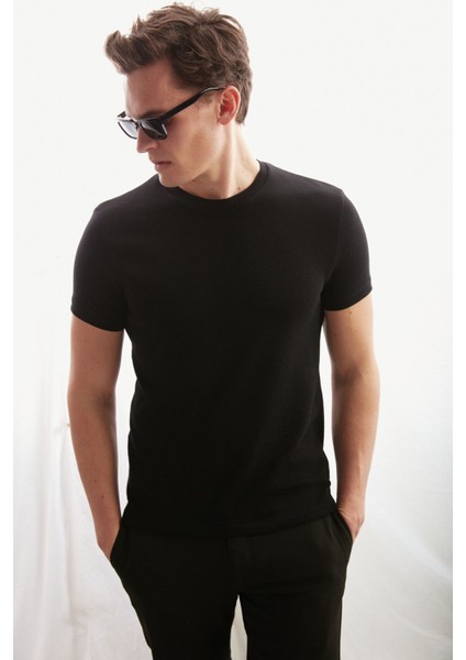 Jeremy Erkek Slim Fit Triko Görünümlü Kumaşlı Triko Yakalı Kalın Dokulu Siyah T-Shirt modelleri