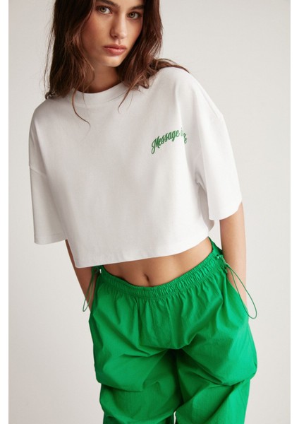 Carıssa Kadın Bisiklet Yaka Baskı Detaylı Crop Beyaz T-Shirt modelleri