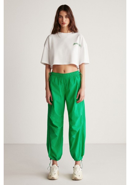 Carıssa Kadın Bisiklet Yaka Baskı Detaylı Crop Beyaz T-Shirt fırsatları