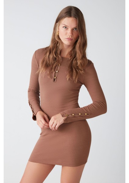 Cutıe Kadın Fitilli Esnek Kumaşlı Bodycon Fit Metal Düğmeli Mini Kahverengi Elbise