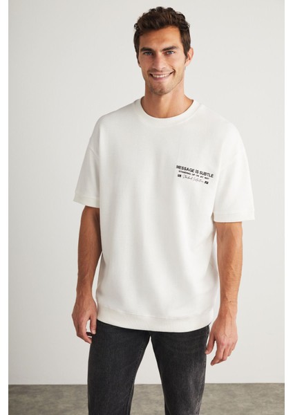 Brendan Erkek Bisiklet Yaka %100 Pamuk Nakış ve Baskı Detaylı Ekru T-Shirt fırsatları