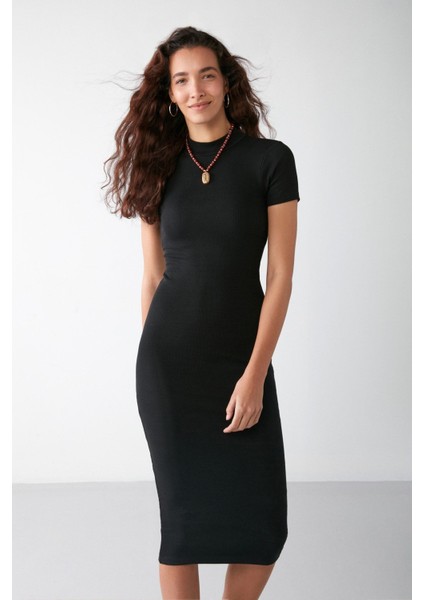 Layana Kadın Kapüşonlu Slim Fit Uzun Kollu Siyah Elbise fiyatları