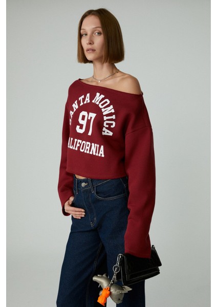 Asly Kadın Asimetrik Yakalı Şardonsuz Tek Omzu Açık Baskılı Bordo Sweatshirt
