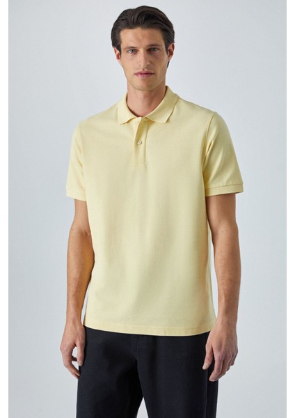 Zeke Erkek Polo Yaka Relaxed Fit Patlı Düğmeli Kısa Kollu Sarı T-Shirt