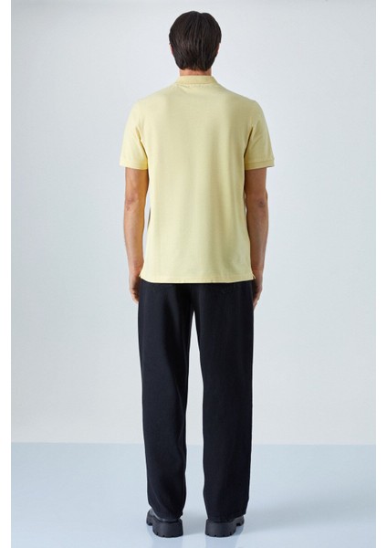Zeke Erkek Polo Yaka Relaxed Fit Patlı Düğmeli Kısa Kollu Sarı T-Shirt indirimleri