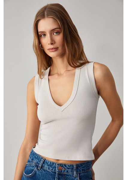 Lescosa Kadın Slim V Yaka Kolsuz Taş Rengi T-Shirt fırsatları