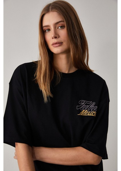 Caıtlyn Kadın Oversize Bisiklet Yaka Siyah T-Shirt fırsatları