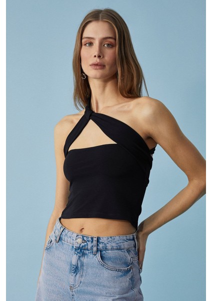 Ujeran Kadın Asimetrik Yaka Slim Fit Kolsuz Siyah Bluz modelleri