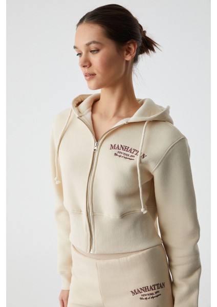 Iressıne Kadın Kapüşonlu Fermuarlı Uzun Kollu Regular Taş Rengi Sweatshirt