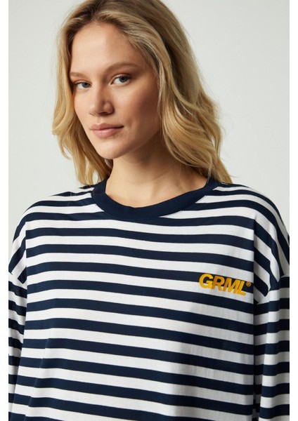 Kıele Kadın Bisiklet Yaka Oversize Lacivert / Beyaz T-Shirt modelleri