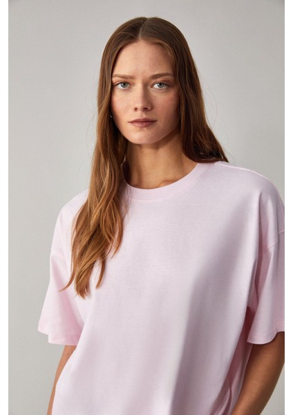 Lagertha Kadın Pamuklu Kalın Dokulu Oversize Fit Yuvarlak Yakalı Açık Pembe T-Shirt