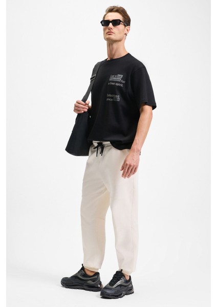 CODY Erkek Regular Fit Özel Dokulu Kalın Kumaşlı Önü Nakış Ve Baskılı Organik Pamuklu Siyah T-Shirt fiyatları