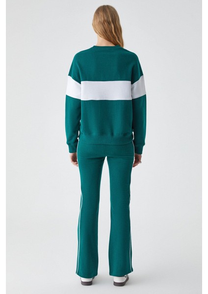 Nınoska Kadın Oversize Fit Nakış Detaylı Uzun Kollu Bisiklet Yaka Beyaz / Yeşil Sweatshirt indirimleri