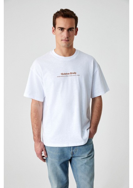 Boletus Erkek Baskı Detaylı Organik Pamuk Oversize Bisiklet Yaka Kısa Kol Beyaz T-Shirt
