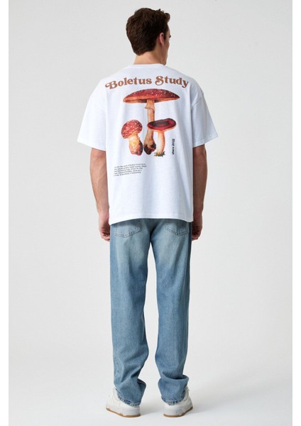 Boletus Erkek Baskı Detaylı Organik Pamuk Oversize Bisiklet Yaka Kısa Kol Beyaz T-Shirt