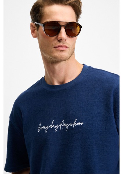 OURFLOW Erkek Nakış Detaylı %100 Organik Pamuk Bisiklet Yaka Kısa Kollu Oversize Lacivert T-Shirt fırsatları