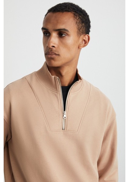Bılboan Erkek Organik Pamuklu Içi Polarlı Fermuar Dik Yaka Sırt Yazı Baskılı Bej Sweatshirt fırsatları