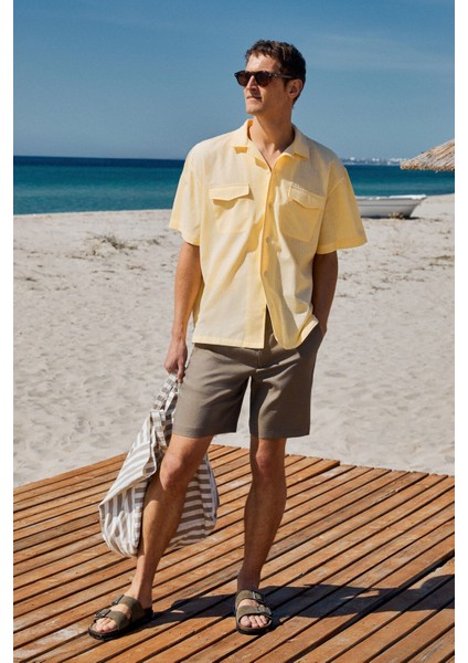 TERO Erkek %100 Pamuk Apaj Yaka Kısa Kollu Flamlı Oxford Comfort Fit Hawaii Sarı Gömlek