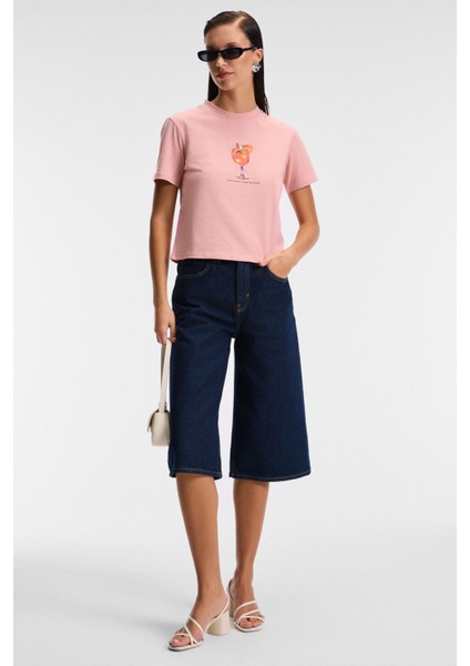 IVONNE Kadın Cocktail Baskı Desenli Kısa Kollu Organik Pamuklu Bisiklet Yaka Crop Pembe T-Shirt fiyatları