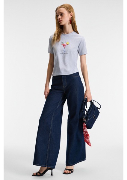 IVONNE Kadın Cocktail Baskı Desenli Kısa Kollu Organik Pamuklu Bisiklet Yaka Crop Grimelanj T-Shirt fiyatları