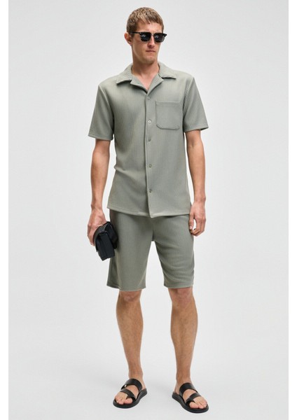 Malyes Erkek Beli Lastikli Kordonlu Yanda Çift Arkada Tek Cepli Relaxed Fit Haki Şort & Bermuda