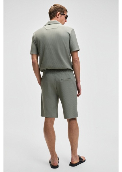 Malyes Erkek Beli Lastikli Kordonlu Yanda Çift Arkada Tek Cepli Relaxed Fit Haki Şort & Bermuda