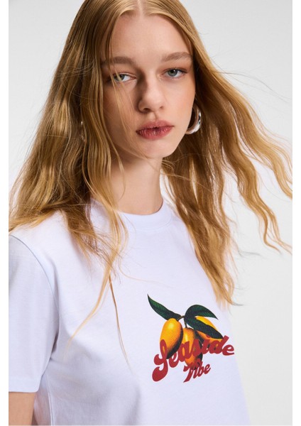 ELVERA Kadın %100 Pamuk Comfort Fit Baskılı Kısa Kollu Yuvarlak Yaka Beyaz T-Shirt fırsatları
