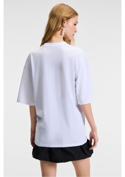KAROLISKA Kadın %100 Pamuk Oversize Fit Kısa Kollu Yuvarlak Yaka Beyaz T-Shirt indirimleri