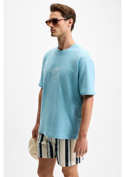 Ourflow Erkek Nakış Detaylı Organik Pamuk Bisiklet Yaka Kısa Kollu Oversize Açık Mavi T-Shirt