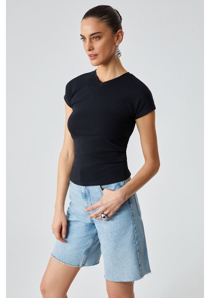Marta Kadın V Yaka Kısa Kol Slim Siyah T-shirt fırsatları