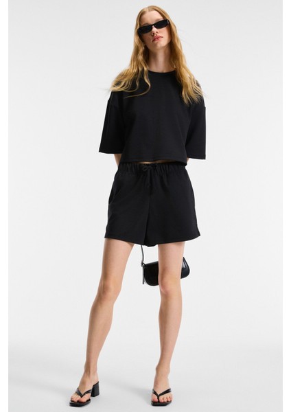Vela Kadın Esnek Kumaşlı Bisiklet Yaka Oversize Fit Siyah T-Shirt