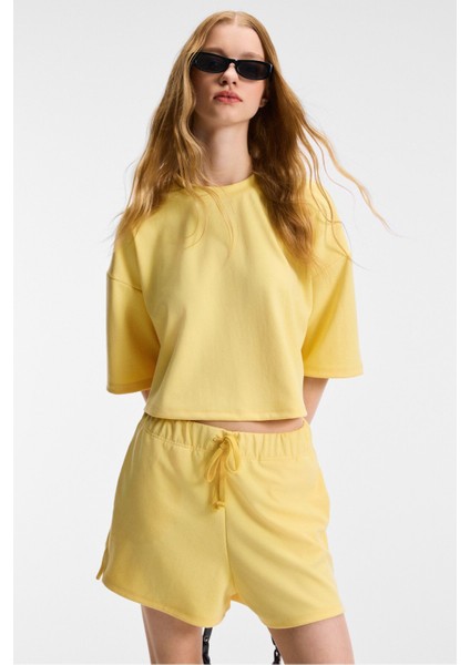 Vela Kadın Esnek Kumaşlı Bisiklet Yaka Oversize Fit Bej T-Shirt