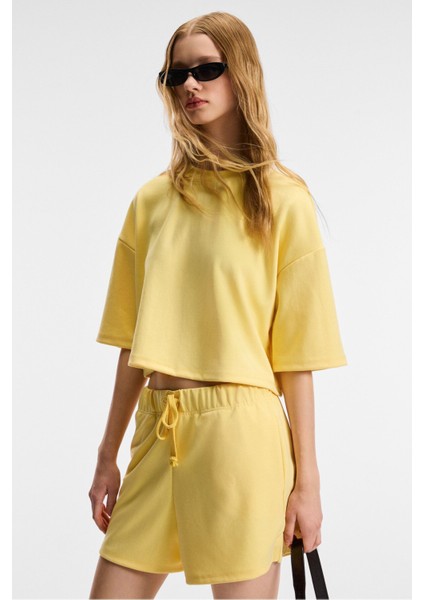 Vela Kadın Esnek Kumaşlı Bisiklet Yaka Oversize Fit Bej T-Shirt