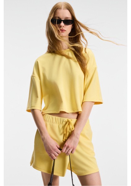 Vela Kadın Esnek Kumaşlı Bisiklet Yaka Oversize Fit Bej T-Shirt