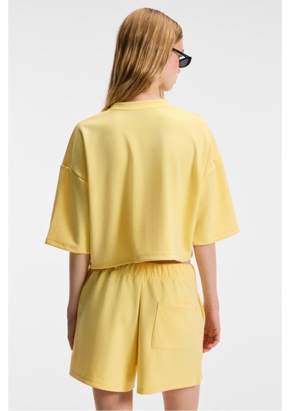 Vela Kadın Esnek Kumaşlı Bisiklet Yaka Oversize Fit Bej T-Shirt