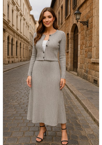 Fh Fashionhere Kadın Uzun Kollu Önden Düğmeli Bluz ve Yüksek Bel A Kesim Uzun Etek Şardonlu Kaşkorse Ikili Takım