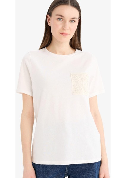 Regular Fit Bisiklet Yaka Basic Düz Penye Kısa Kollu Tişört fırsatları