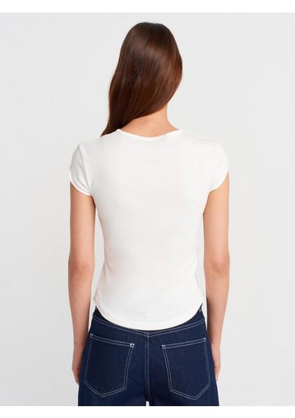 31779 Bisiklet Yaka Basic T-Shirt-Ekru fiyatları