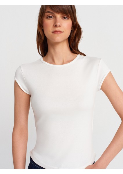 31779 Bisiklet Yaka Basic T-Shirt-Ekru modelleri