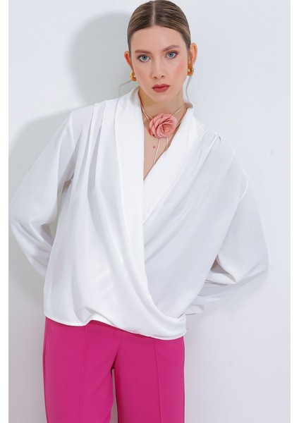 Fh Fashionhere Beyaz Kruvaze Yaka Dökümlü Saten Bluz 0492 indirimleri