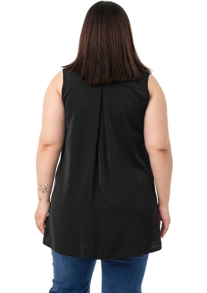 Büyük Beden Sırtta Plikaşe Detaylı Kolsuz Siyah Gömlek modelleri