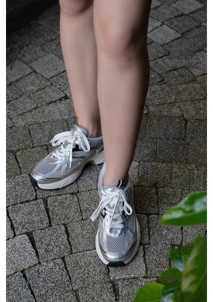 Kadın Sneaker Kalın Taban Bağcıklı File Detaylı Spor Ayakkabı Sargen Gümüş