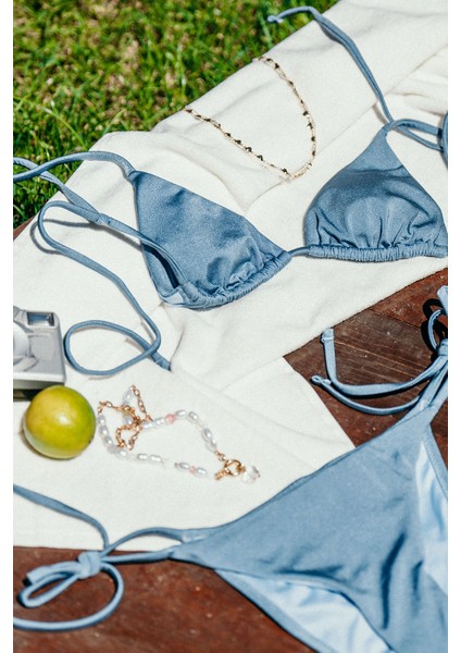 Üçgen Bikini Üstü