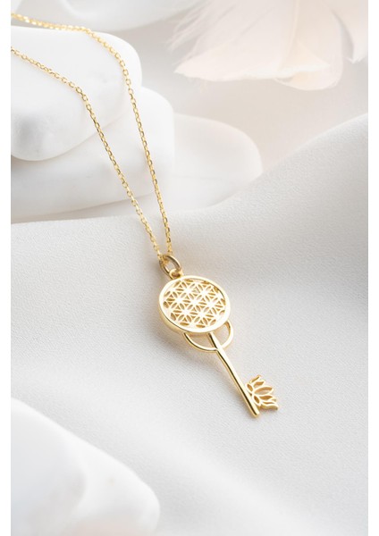 925 Ayar Gümüş Gold Kaplama Lotus Çiçeği Detaylı Anahtar Kolye